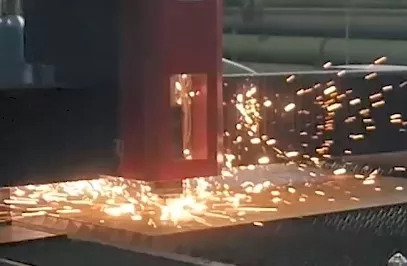 Видео FL-L1560FE-1000-IPG Бюджетный лазерный станок для резки листового металла со сменным столом
