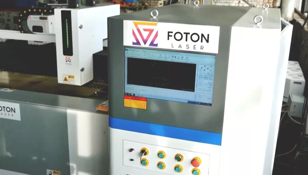 FL-L1560FER-8000-D350-IPG Лазерный станок для резки листового металла и труб со сменным столом